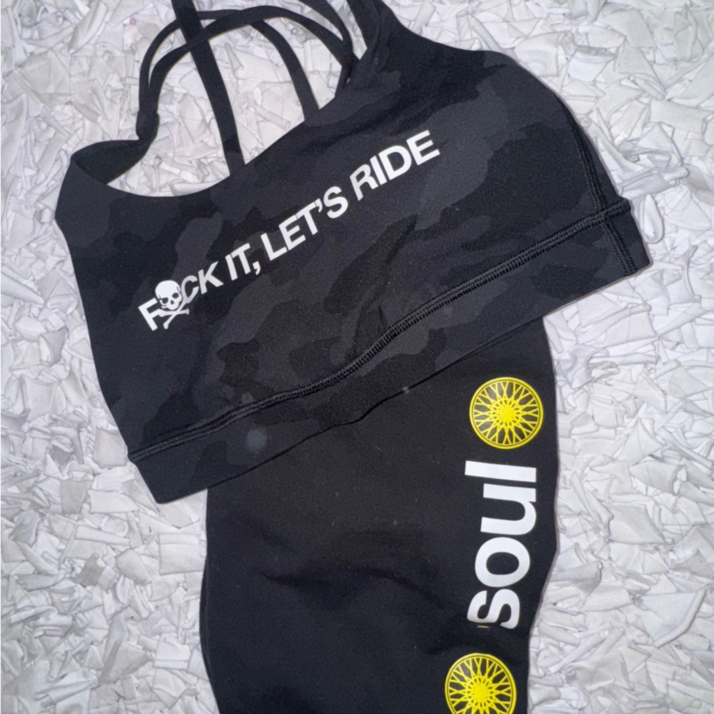 SOULCYCLE lululemon Black Camouflage Sports Bra & black pants set